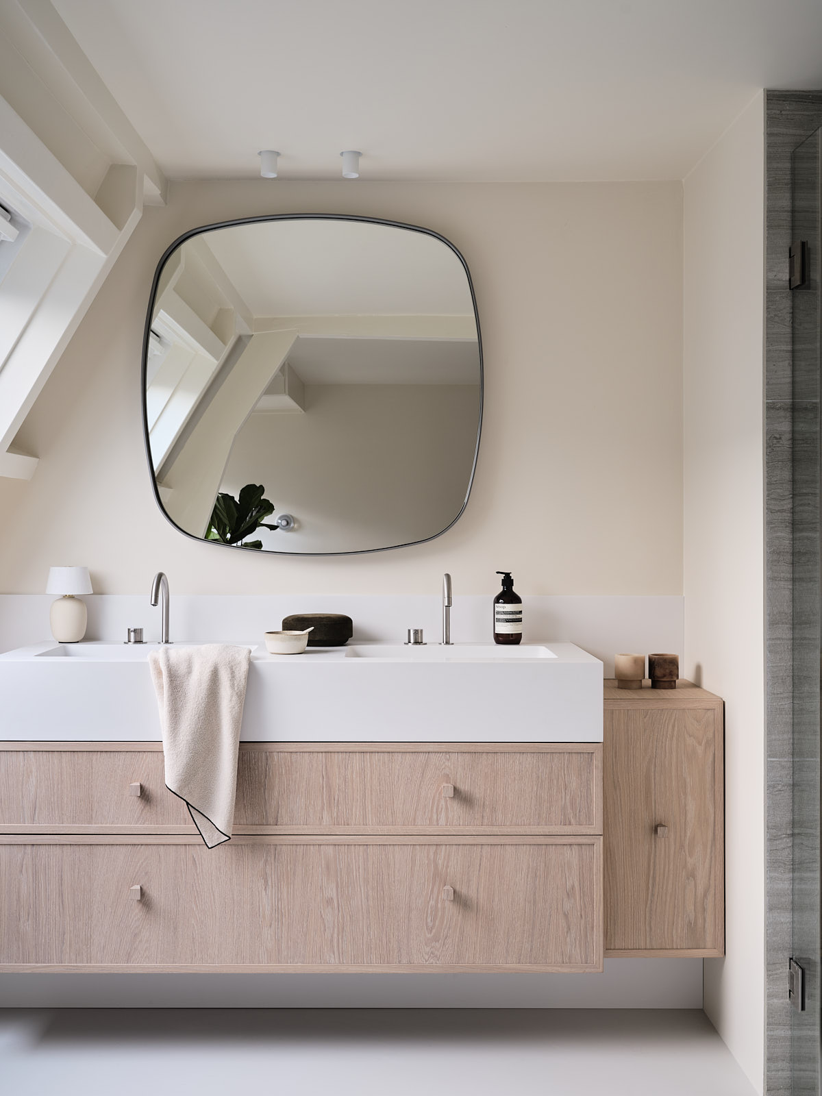 inspiration interior design photo of project of Martje Overmeer Interiors in Amsterdam west